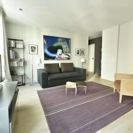 Champagne Париж